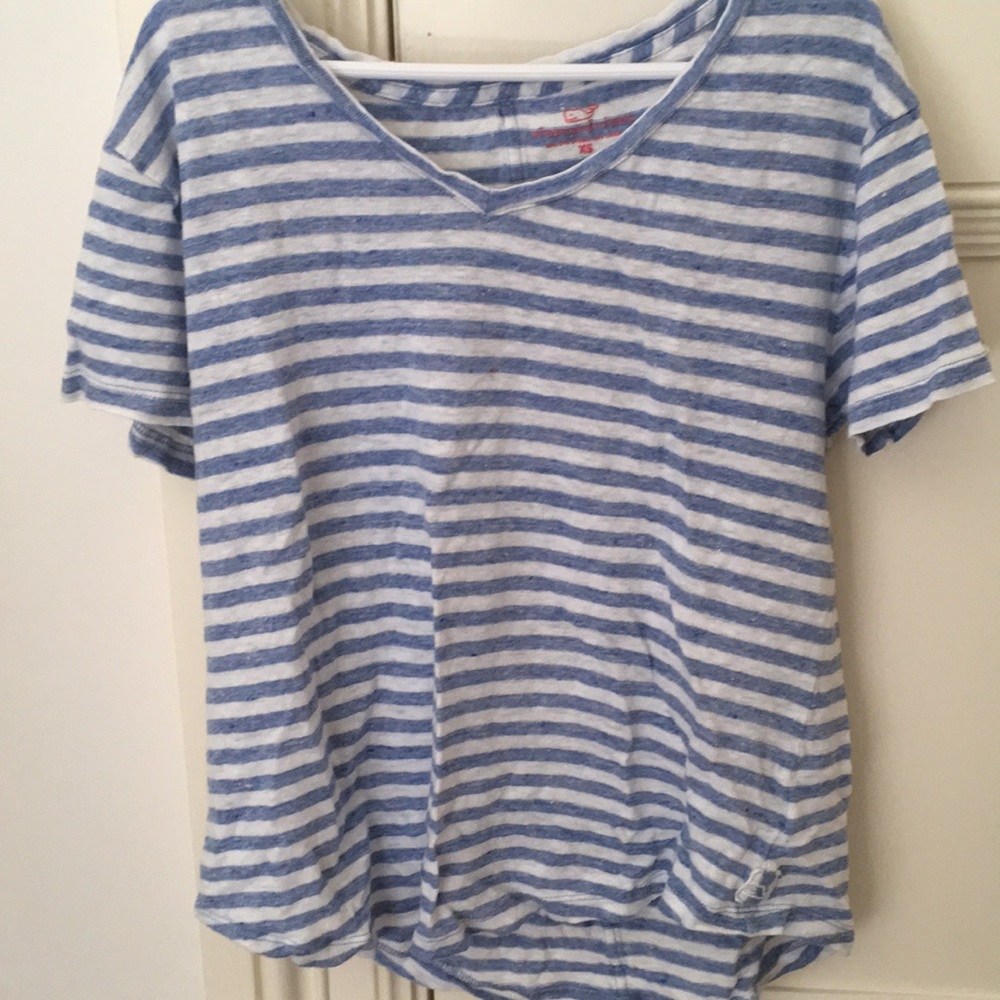 Vineyard vines v-neck T-shirt